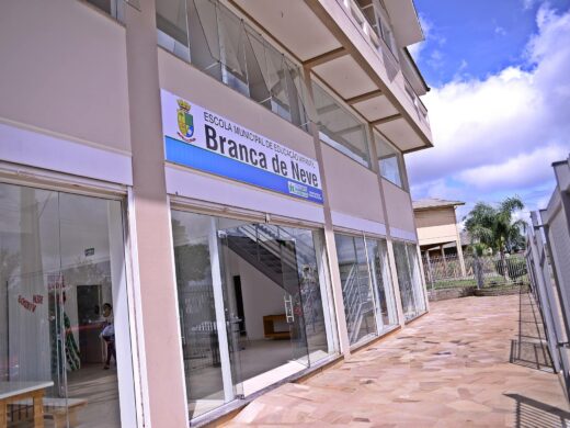 Prefeitura entrega escola esperada há 15 anos