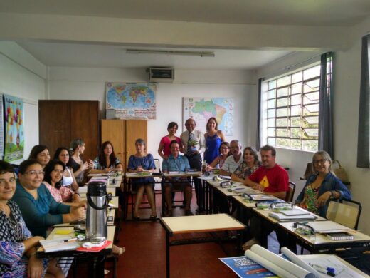 Professores são recepcionados na volta ao trabalho