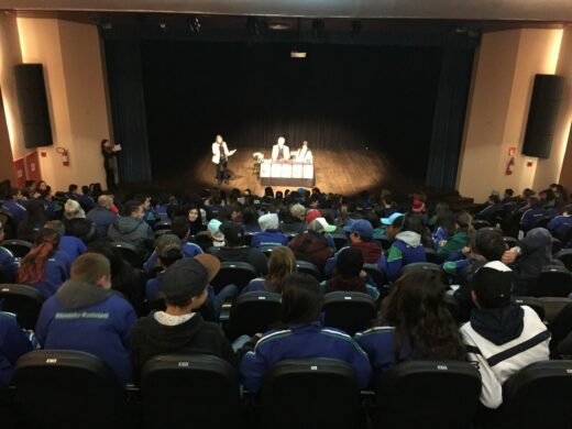 Livro do Mês: mais de 200 alunos participam