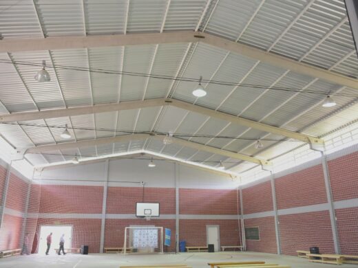 Prefeitura entrega ginásio de esportes