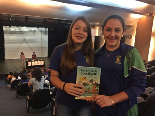 Livro do Mês traz Rodrigo Lacerda