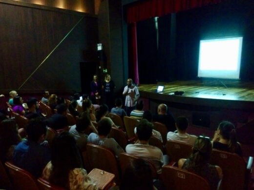 Monitores de escolas recebem formação