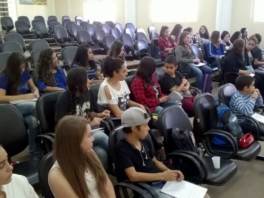 Projeto desenvolve gosto pela escrita