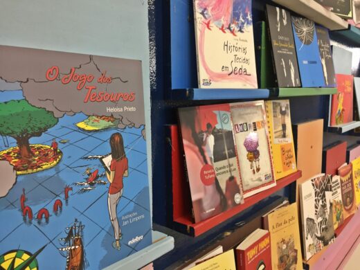 Biblioteca Municipal recebe livros da Jornadinha