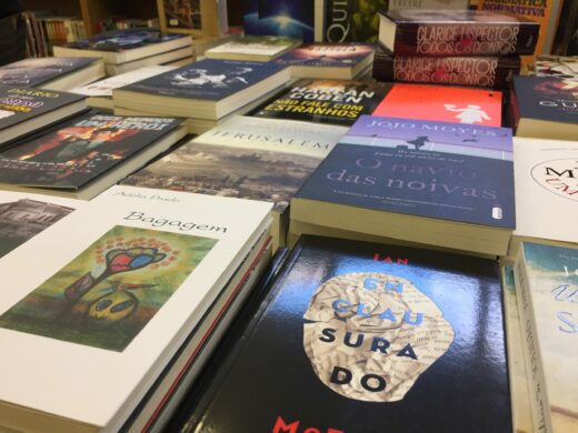 Mais de 600 livros novos para a comunidade