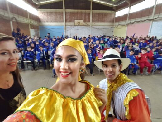 Danzpare: grupos de dança visitam escolas