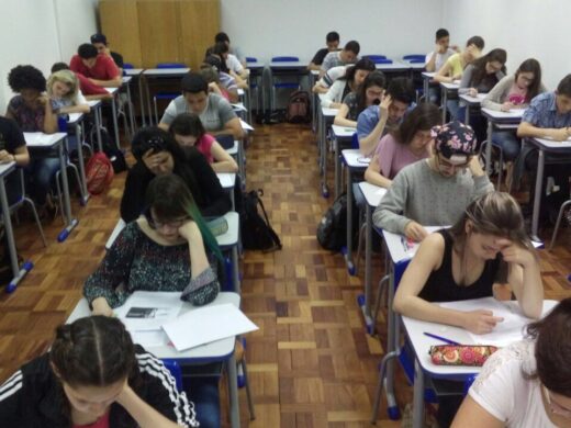Programa Tô Dentro prepara estudantes para Enem