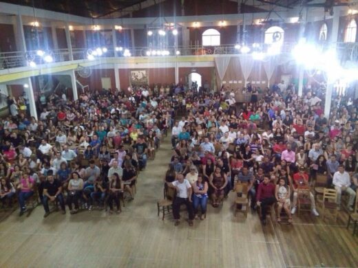 Mais de 500 pessoas se formam nos cursos gratuitos