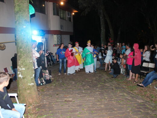 Escola de autistas realiza celebração de Natal
