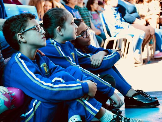 Uniforme escolar já foi entregue para 27 escolas