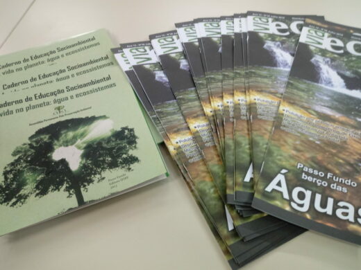Educação recebe cartilhas de educação ambiental