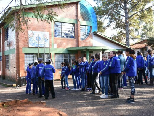 Investimento na escola do bairro Valinhos