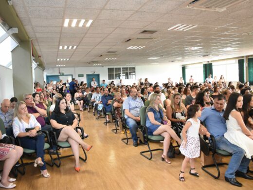 Diretores de escolas municipais tomam posse