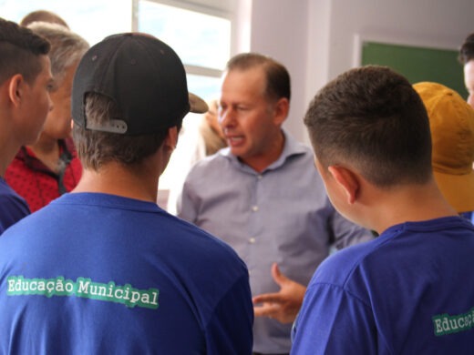 Escola promove Café com Líderes