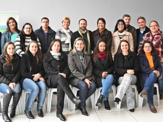 Prefeitura dá posse para novos professores