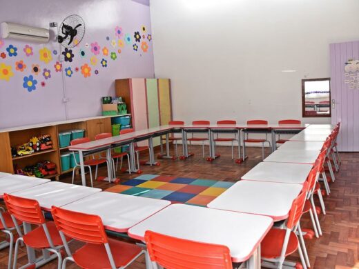 Prefeitura entrega escola revitalizada