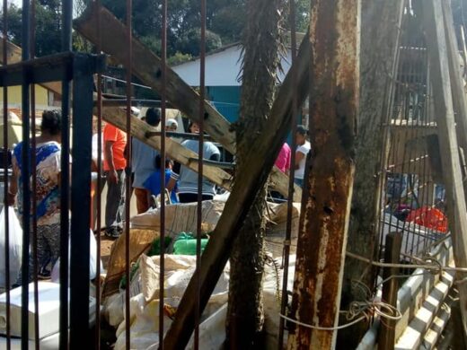 Escolas se mobilizam para ajudar famílias