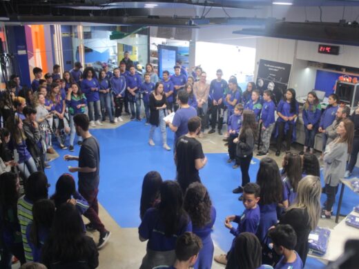 Escola de Hackers tem aula inaugural do 2 semestre