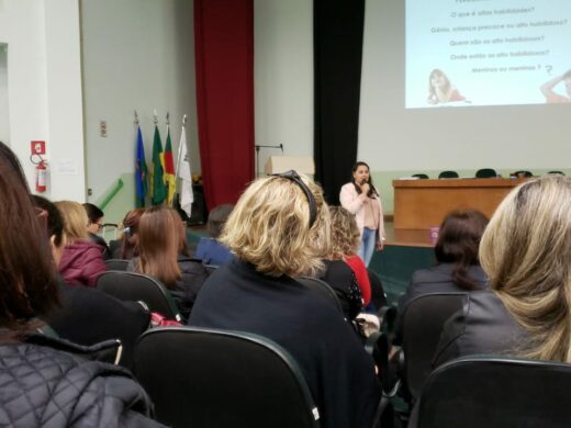 Formação com foco em alunos com altas habilidades