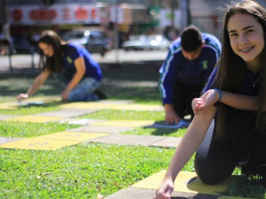 Intervenção urbana de arte e letras