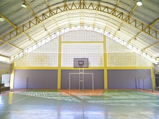 Quadra esportiva da Escola Antonino Xavier