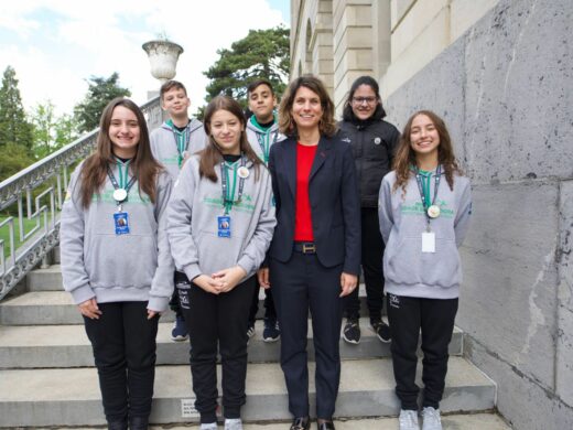 Missão Suíça: Alunos embaixadores apresentam projetos de Passo Fundo na Prefeitura de Genebra