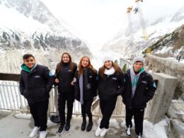 Na fronteira da Suíça com a França, alunos embaixadores conhecem a montanha mais alta dos Alpes