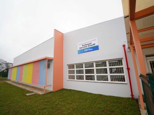 Prefeito Pedro inaugura primeira escola municipal de tempo integral