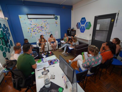 Secretaria de Educação promove diálogo com mães atípicas sobre monitoria e educação especial