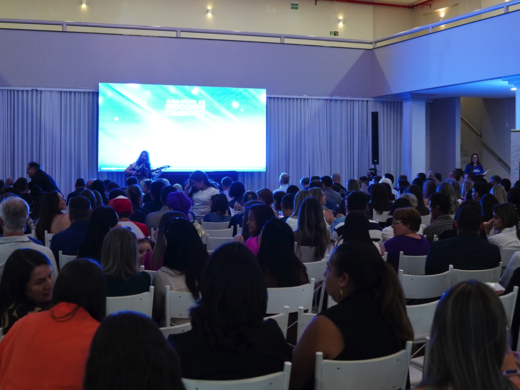 Noite de Reconhecimento celebra quem faz a educação pública de Passo Fundo avançar