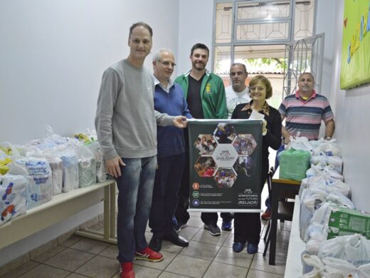 Prefeitura realiza entrega de doações