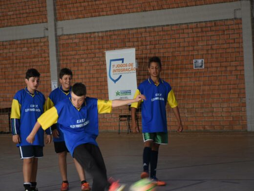 Disputa entre escolas dos Jogos de Integração