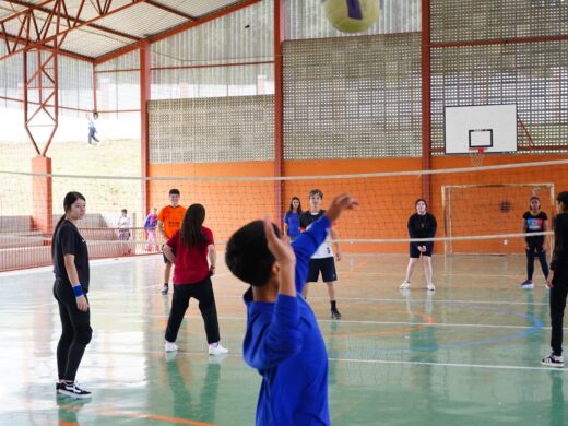 Escola Pública de Esportes atende dezenas de crianças com modalidades gratuitas em Passo Fundo