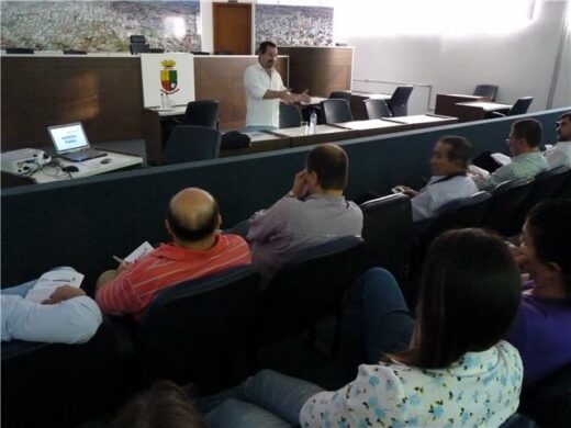 Secretário de finanças apresenta contas do 3º quadrimestre de 2011