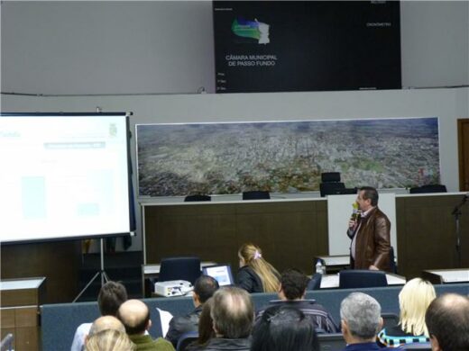 Secretário de finanças apresenta contas do 1º quadrimestre de 2012