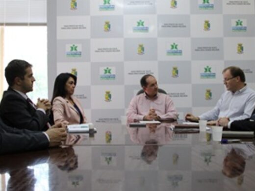 Receita Federal trata de fortalecimento de relações em reunião