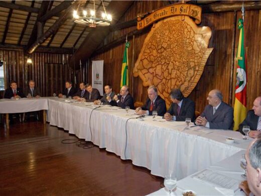 Prefeito recebe confirmação de investimentos no aeroporto