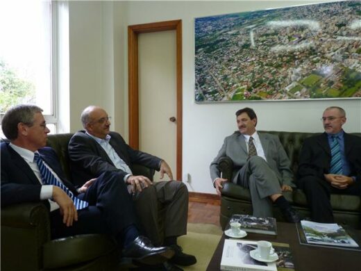 Prefeito recebe dirigentes do Banrisul