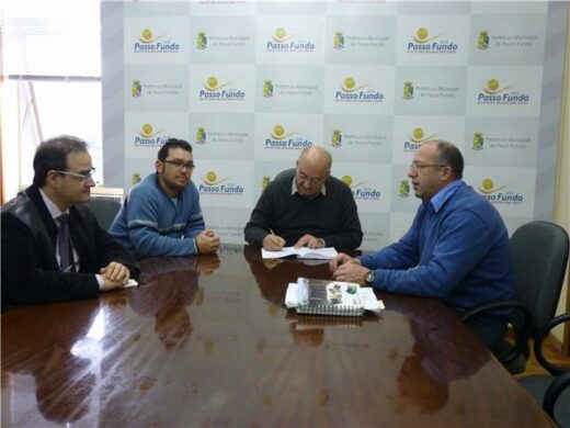 Cohab Secchi recebe área para centro de lazer