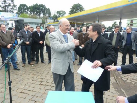 Prefeitura e DAER inauguram obra de recuperação da RS 153