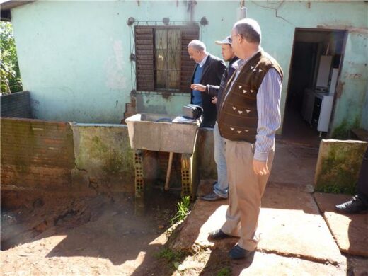 Dipp e Simonetti vistoriam locais atingidos pelo temporal