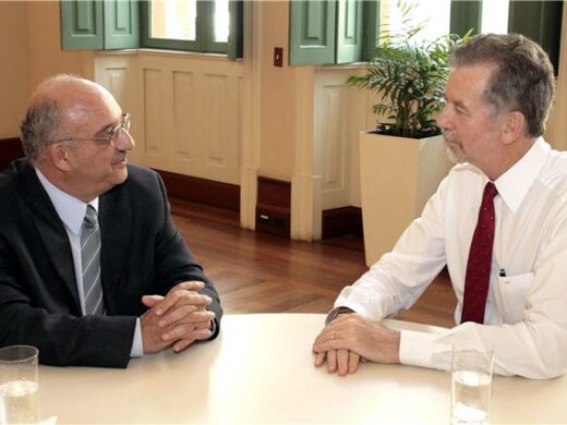 Dipp trata de sistema de trânsito com Fortunatti