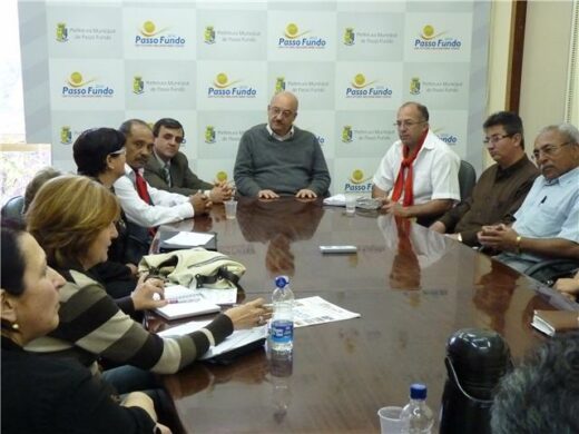 Dipp recebe moradores da grande Santa Marta