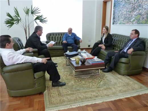 Superintendente do Banco do Brasil visita prefeitura de Passo Fundo