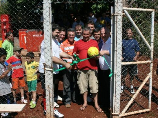 Campo de futebol  do Jardim América é inaugurado