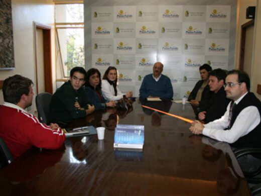 Leo Clube Passo Fundo  apresenta projetos ao prefeito Dipp