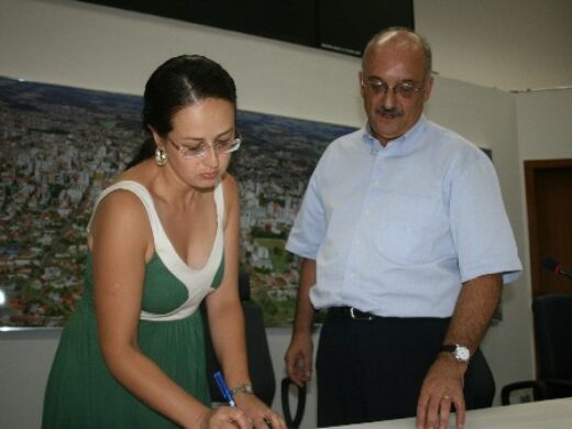 Prefeitura empossa 108 servidores