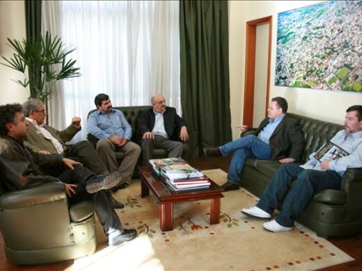 Prefeito recebe ministro do Desenvolvimento Agrário