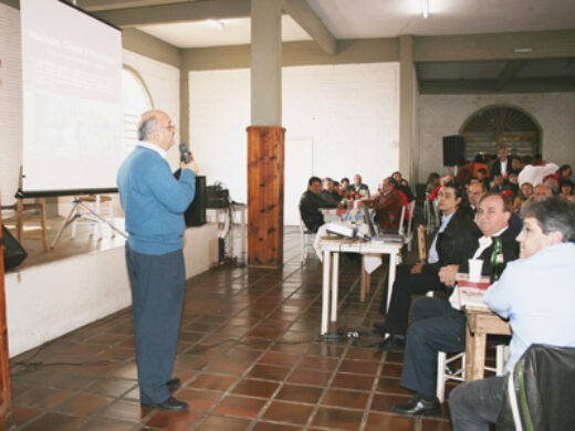 Prefeito anuncia obras definidas pelo Orçamento Cidadão