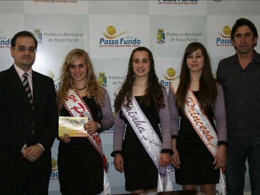 Princesas divulgam 1ª Expo Vila Lângaro